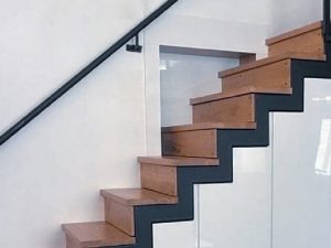 Пространство под лестницей